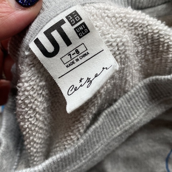 UNIQLO crewneck sweatshirt bundle 7/8 fit for us was 4T/5T some flaws see pics. - Picture 7 of 8